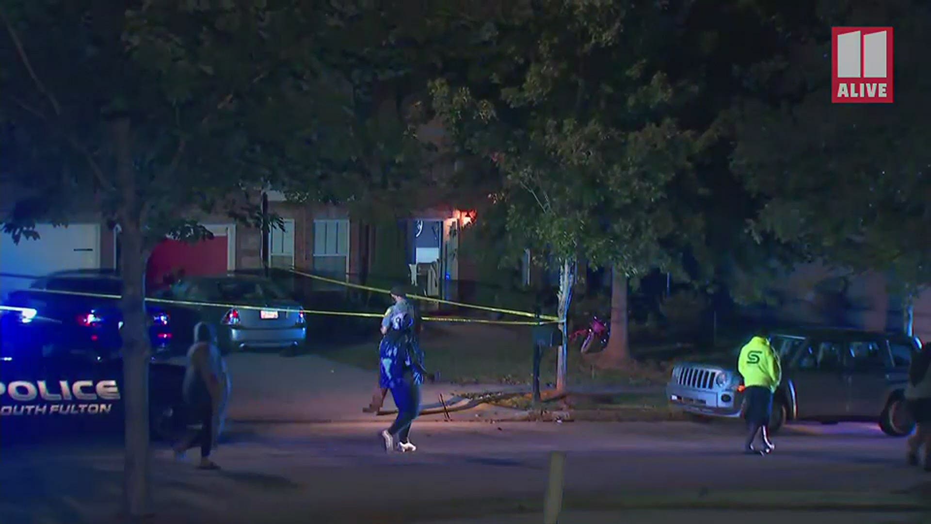 Shooting at South Fulton home leaves 2 people hurt